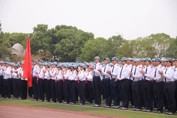 武昌理工学院隆重举行2022级新生军训检阅式暨开学典礼(图7)