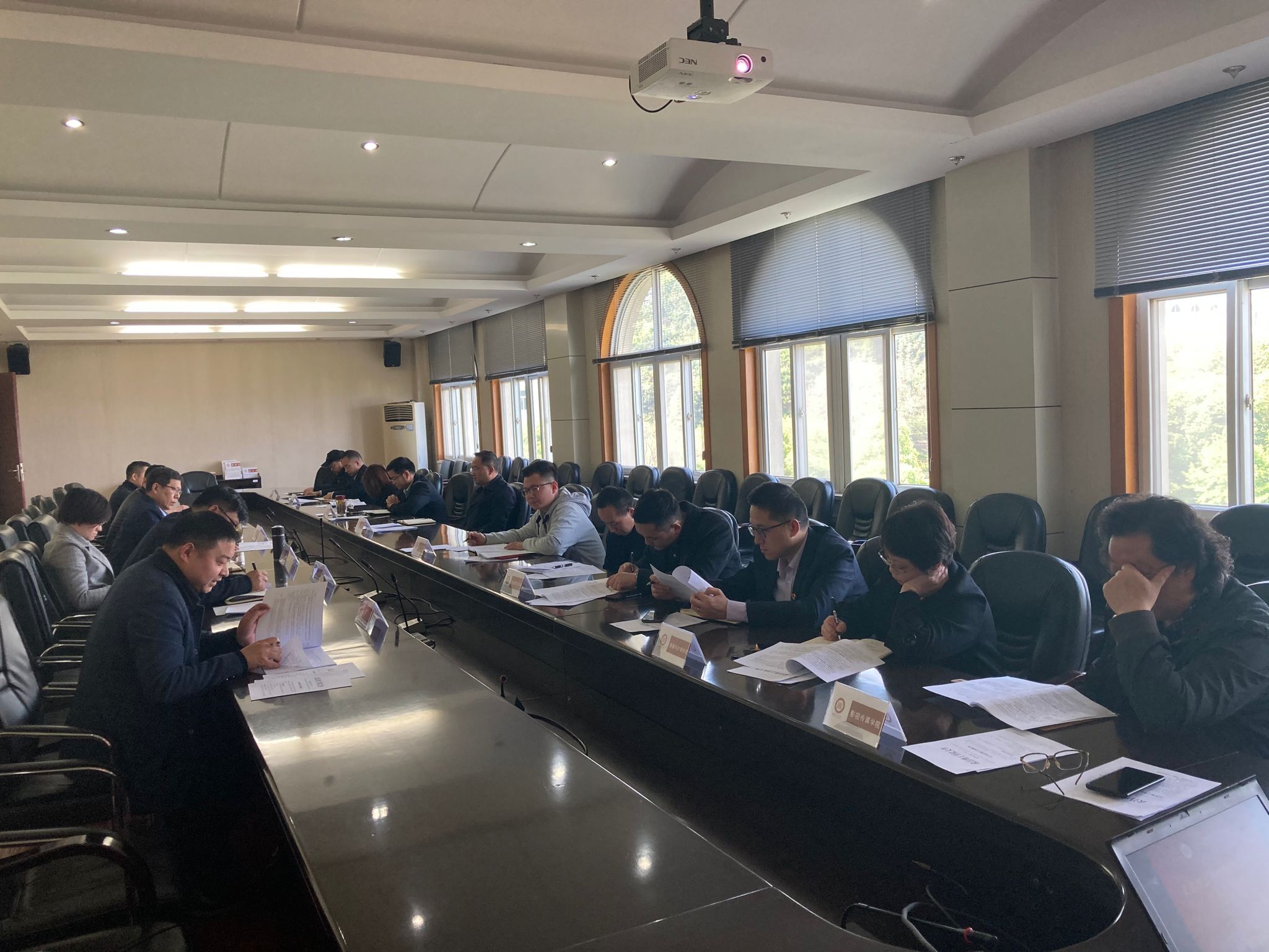 武汉一高校召开2021届毕业生就业工作推进会：就业是最大民生