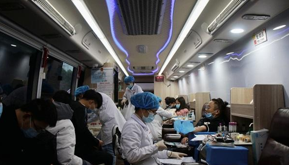 武汉一高校近年来总献血量达2616600毫升 一教职工获全国奖